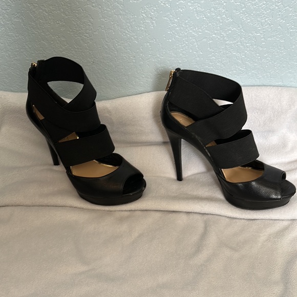 Black Jessica Simpson heels. Only worn a couple times. - Picture 2 of 6